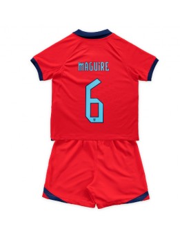 England Harry Maguire #6 Replika Borta Kläder Barn VM 2022 Kortärmad (+ byxor)
